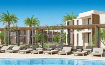 Universal Hotel Pool